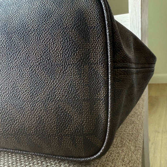 Michael Kors Dark Brown and Beige Tote - Picture 4 of 16